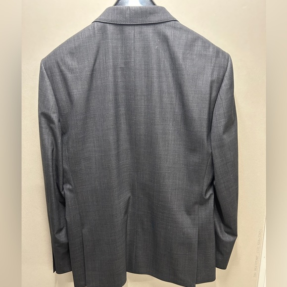 Express Suit - Picture 5 of 10